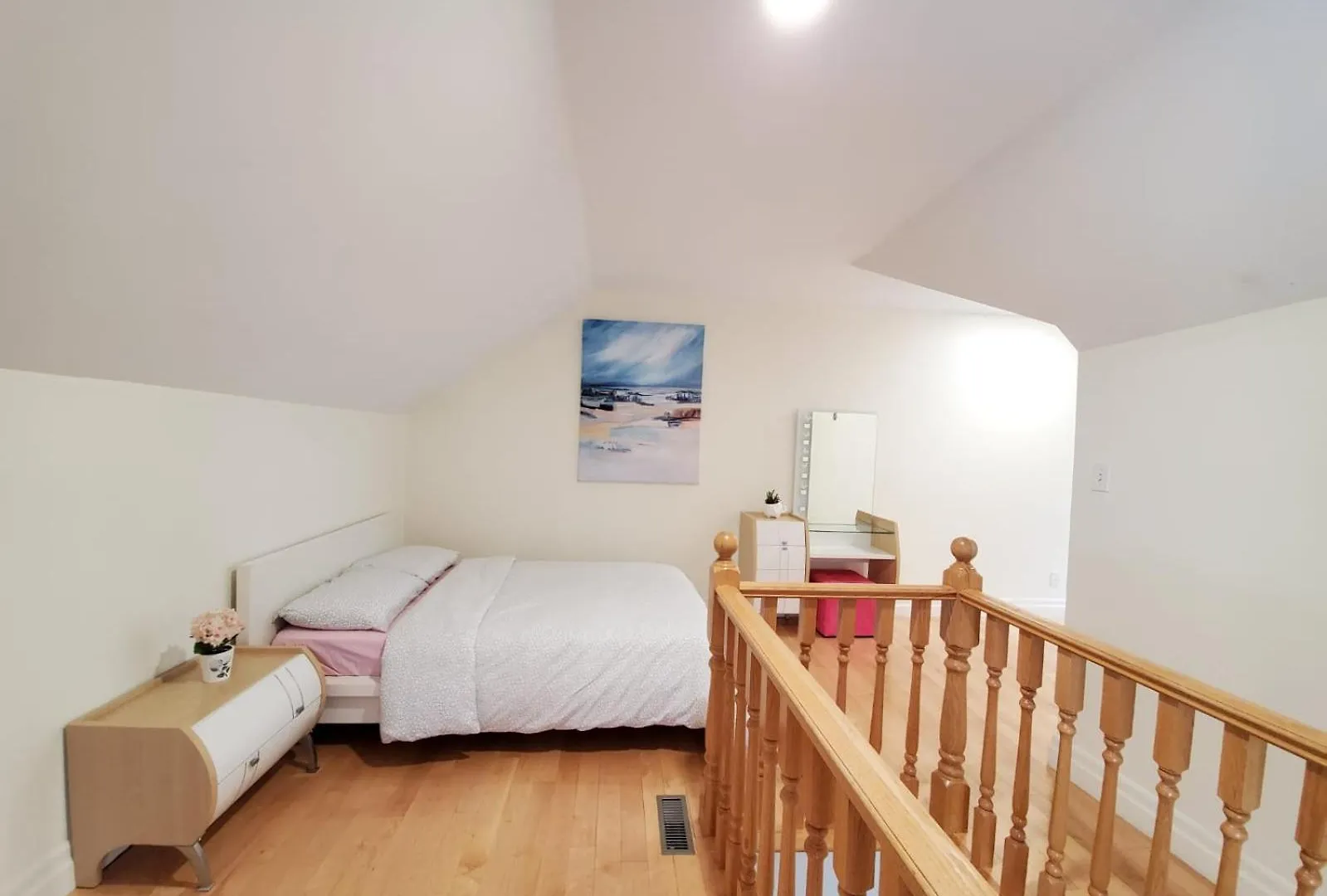 Mins Walk To Trinity Bellwood Park From Your Apartment Downtown Toronto Canadá