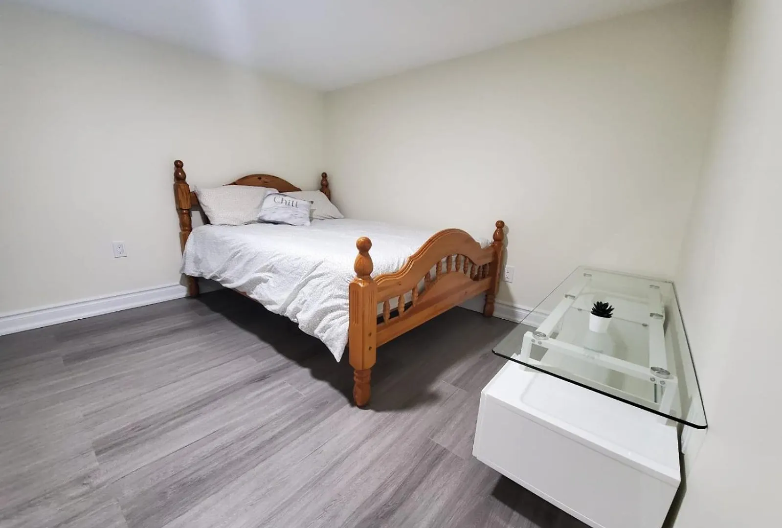 Mins Walk To Trinity Bellwood Park From Your Apartment Downtown טורונטו קנדה